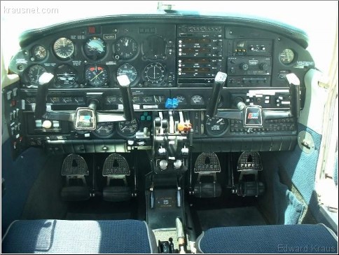 PA44 cockpit